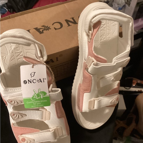 NWT Women’s hiking sandals with arch support  Size11  Pink/white - Picture 4 of 6